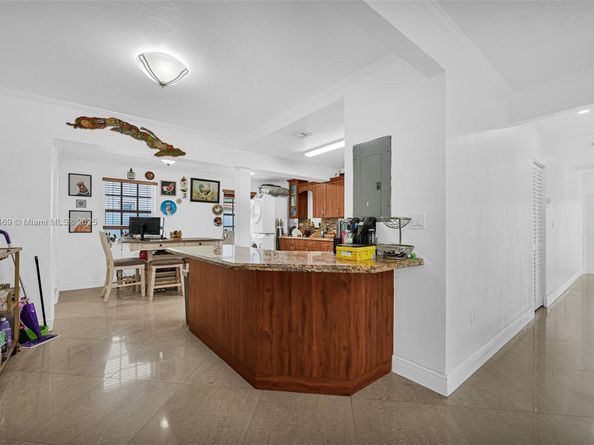 525 SW 68th Ave, Miami FL 33144
