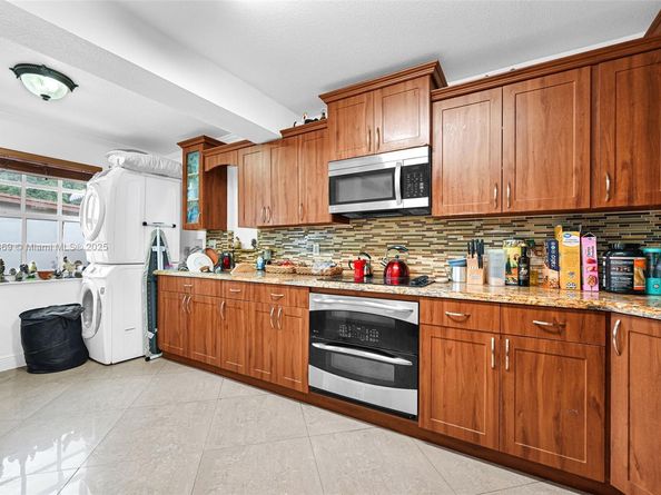 525 SW 68th Ave, Miami FL 33144