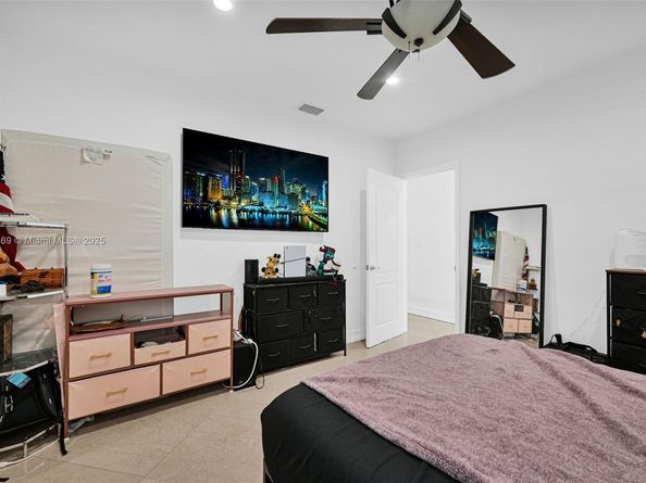 525 SW 68th Ave, Miami FL 33144