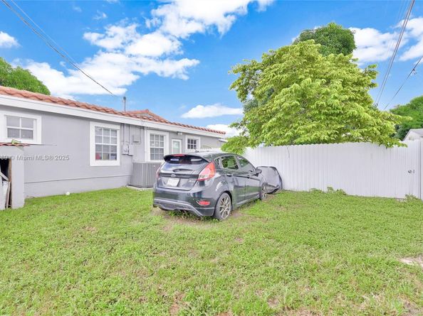 525 SW 68th Ave, Miami FL 33144
