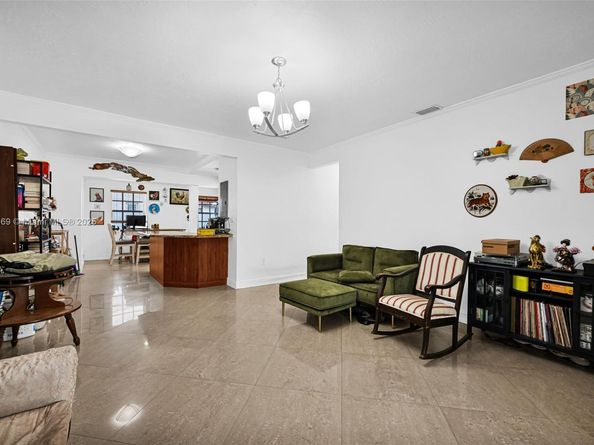 525 SW 68th Ave, Miami FL 33144