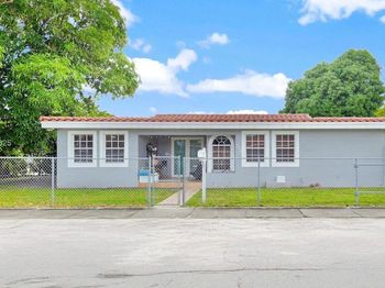 525 SW 68th Ave