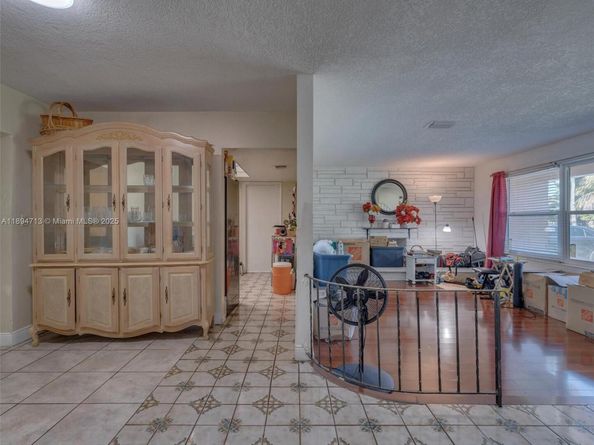 4233 NW 38th Ave, Lauderdale Lakes FL 33309