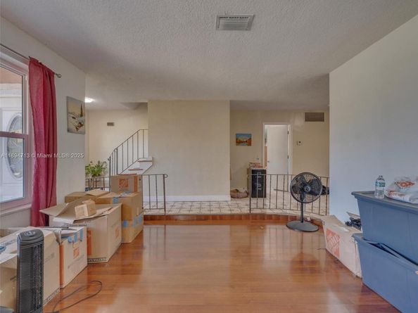 4233 NW 38th Ave, Lauderdale Lakes FL 33309