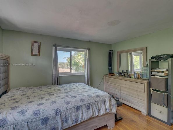 4233 NW 38th Ave, Lauderdale Lakes FL 33309