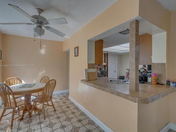 4233 NW 38th Ave, Lauderdale Lakes FL 33309