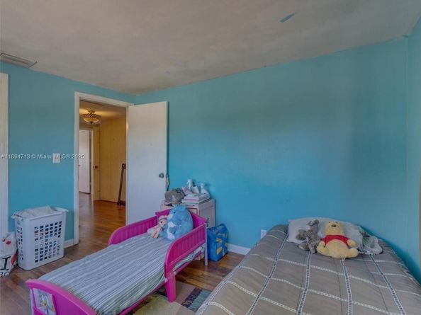 4233 NW 38th Ave, Lauderdale Lakes FL 33309