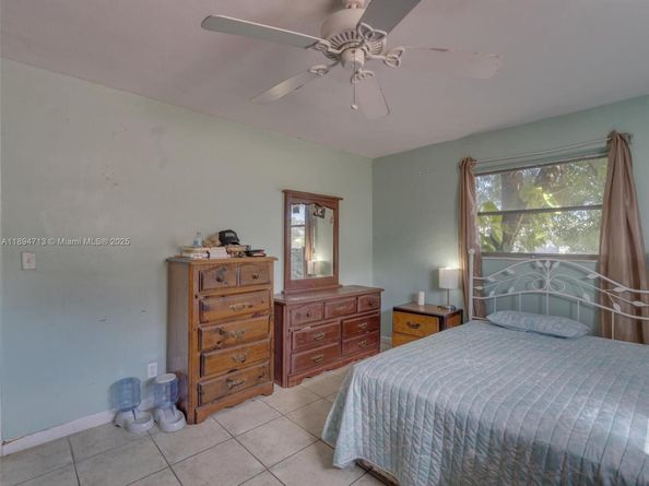 4233 NW 38th Ave, Lauderdale Lakes FL 33309