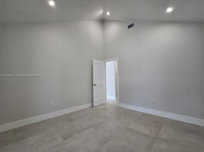 1923 NW 48th St, Miami FL 33142