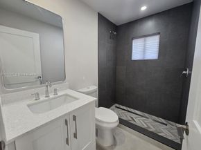 1923 NW 48th St, Miami FL 33142