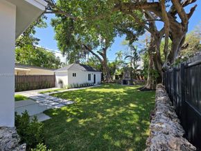 1923 NW 48th St, Miami FL 33142
