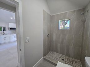 1923 NW 48th St, Miami FL 33142