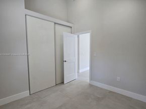 1923 NW 48th St, Miami FL 33142