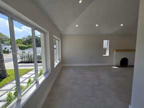 1923 NW 48th St, Miami FL 33142