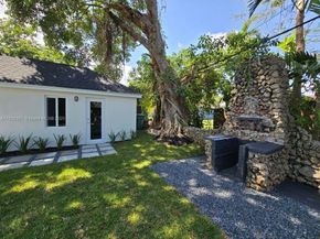 1923 NW 48th St, Miami FL 33142