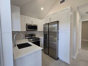 1923 NW 48th St, Miami FL 33142