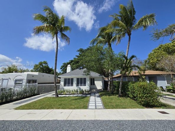 1923 NW 48th St, Miami FL 33142