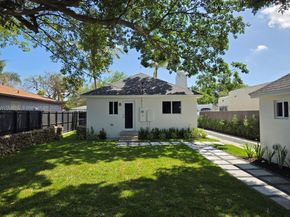 1923 NW 48th St, Miami FL 33142