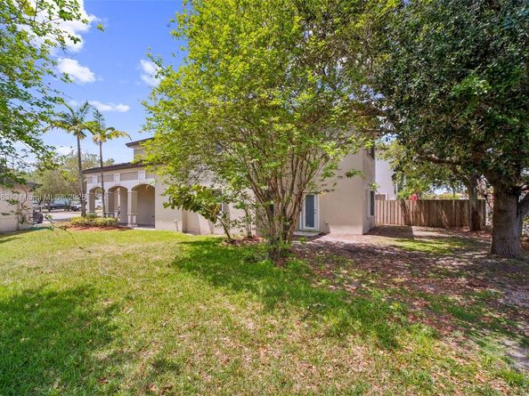 3691 NE 4th St, Homestead FL 33033