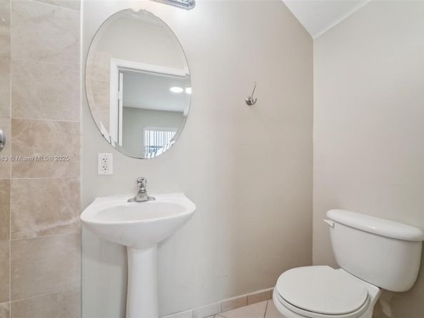 3691 NE 4th St, Homestead FL 33033