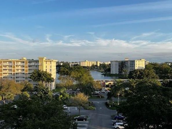 3090 N Course Dr 807, Pompano Beach FL 33069