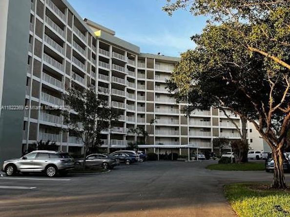 3090 N Course Dr 807, Pompano Beach FL 33069