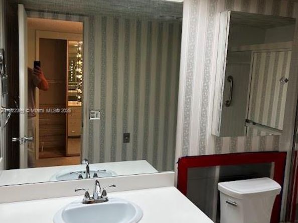 3090 N Course Dr 807, Pompano Beach FL 33069