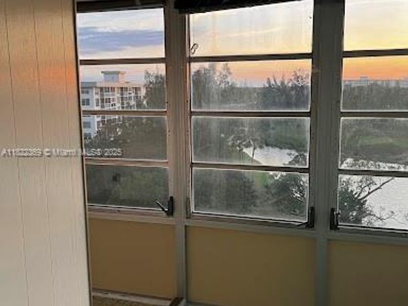 3090 N Course Dr 807, Pompano Beach FL 33069