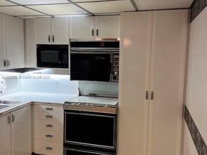 3090 N Course Dr 807, Pompano Beach FL 33069