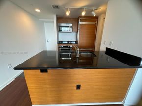 50 BISCAYNE Blvd 3807, Miami FL 33132