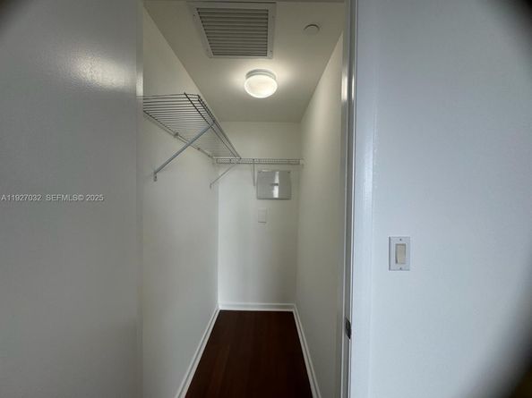 50 BISCAYNE Blvd 3807, Miami FL 33132