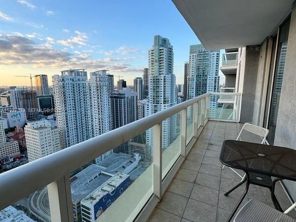 50 BISCAYNE Blvd 3807, Miami FL 33132