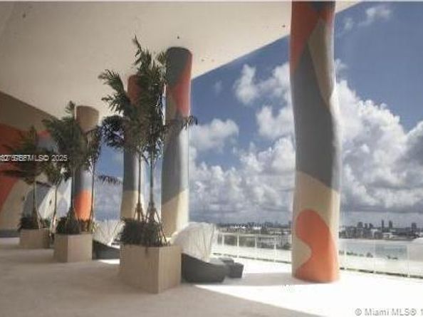 50 BISCAYNE Blvd 3807, Miami FL 33132