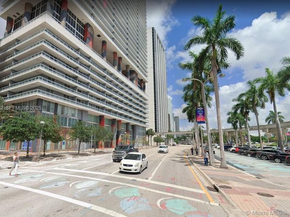 50 BISCAYNE Blvd 3807, Miami FL 33132