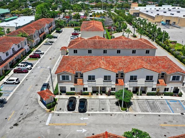2819 NW 181st St, Miami Gardens FL 33056