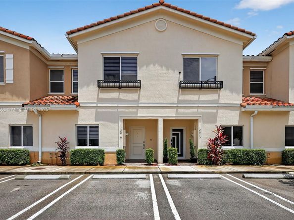 2819 NW 181st St, Miami Gardens FL 33056