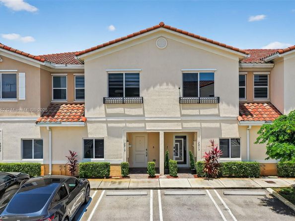 2819 NW 181st St, Miami Gardens FL 33056
