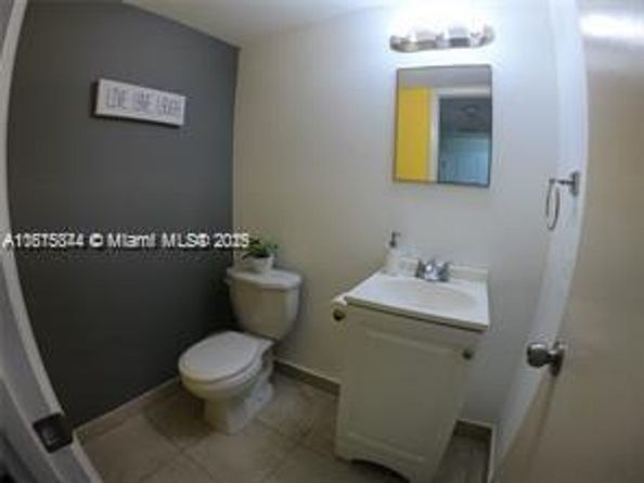 2025 NE 164th St 405, North Miami Beach FL 33162