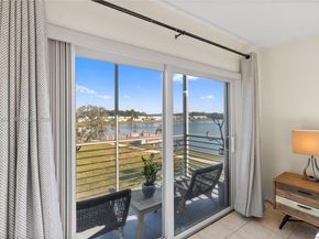 2223 Park Ln 210, Hollywood FL 33021