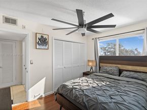 2223 Park Ln 210, Hollywood FL 33021