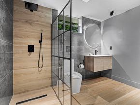 13751 NE 1st Ave, Miami FL 33161