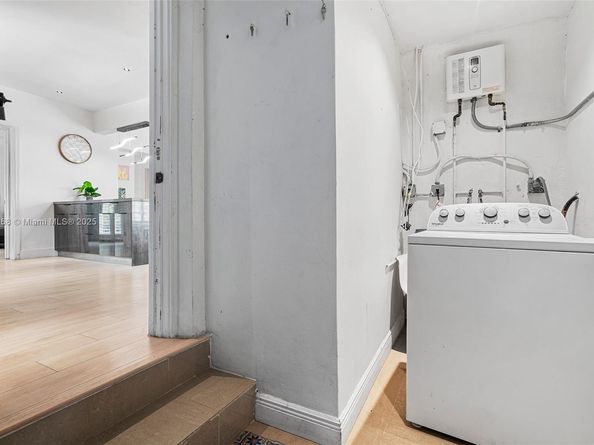 13751 NE 1st Ave, Miami FL 33161