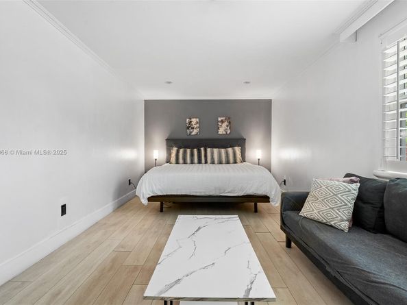 13751 NE 1st Ave, Miami FL 33161