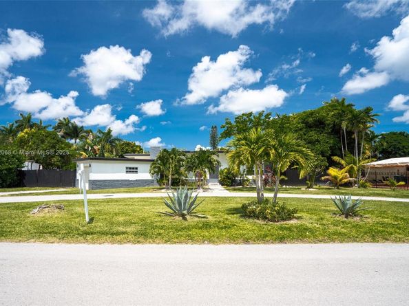 13751 NE 1st Ave, Miami FL 33161