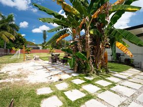 13751 NE 1st Ave, Miami FL 33161