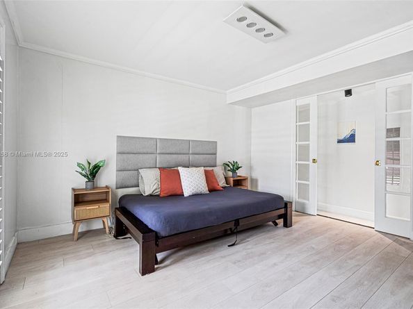 13751 NE 1st Ave, Miami FL 33161