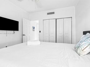 13751 NE 1st Ave, Miami FL 33161