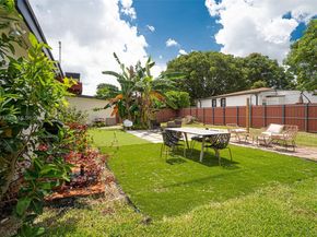 13751 NE 1st Ave, Miami FL 33161