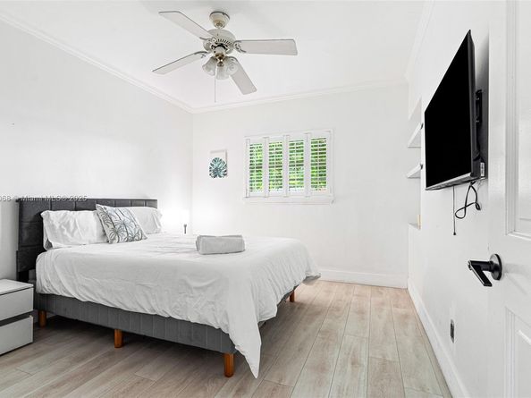 13751 NE 1st Ave, Miami FL 33161