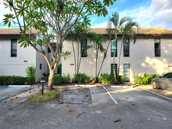 9723 N New River Canal Road 416, Plantation FL 33324